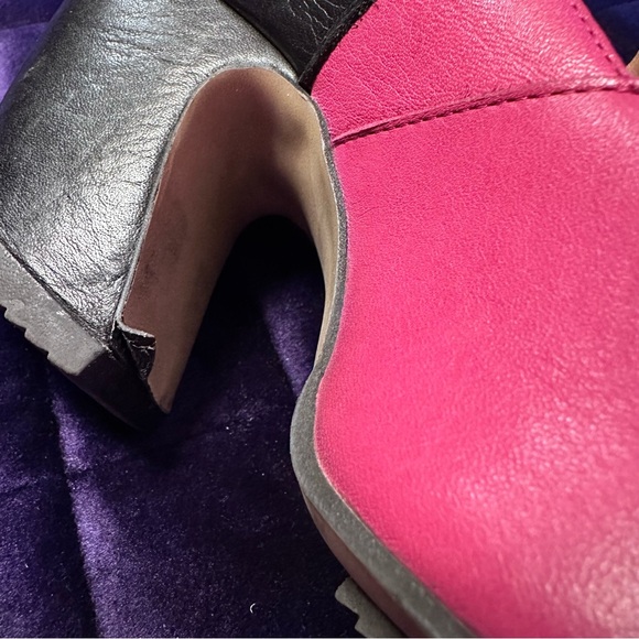 Fluevog Prepare Leader Platform Mary Jane Heel in Pink/Black ๐ฉท๐ค - Picture 6 of 8